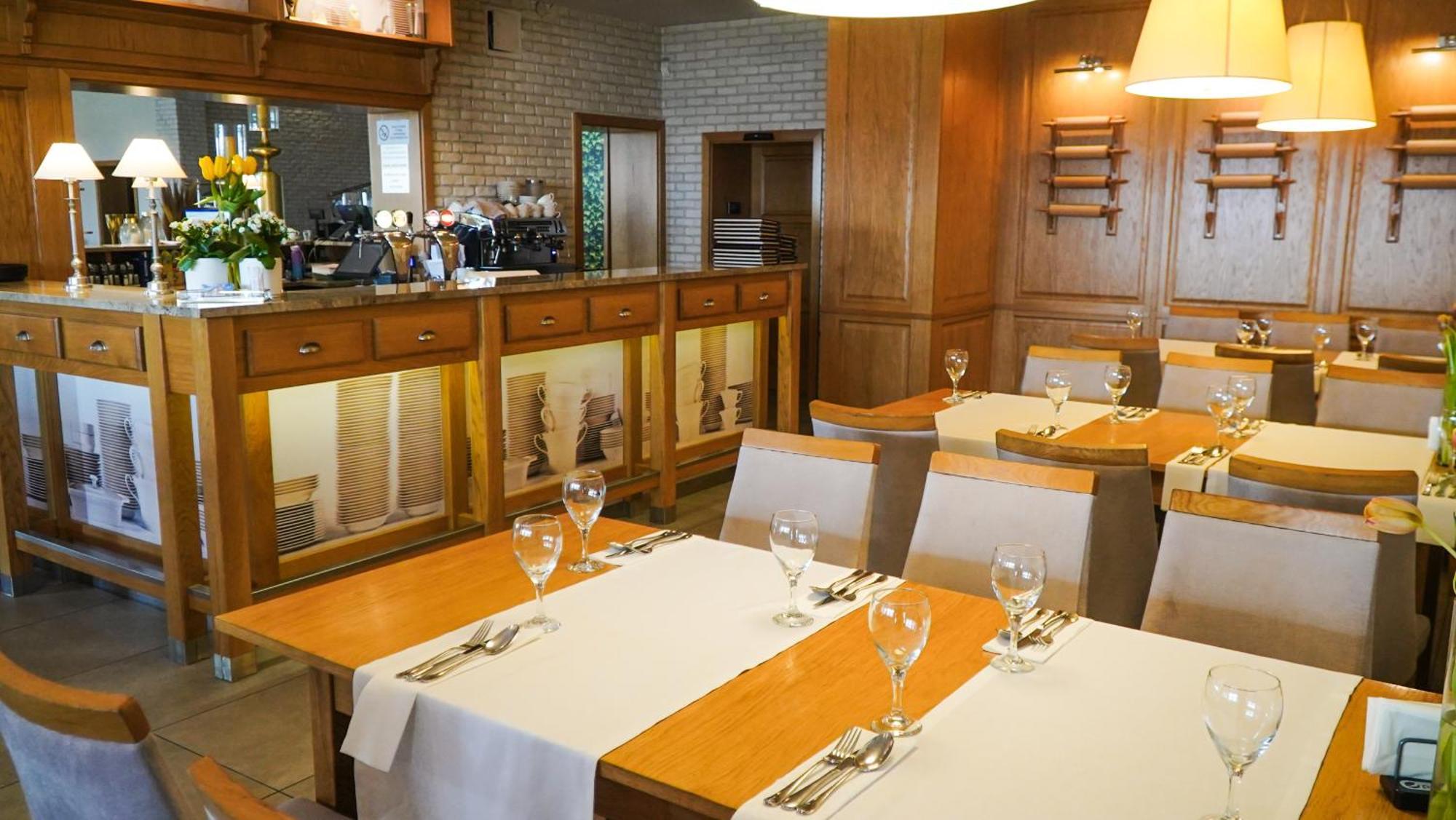Hotel Antek Zlinice Ngoại thất bức ảnh