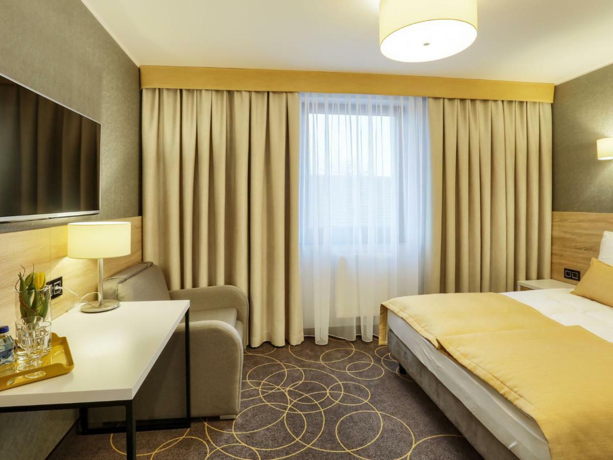 Hotel Antek Zlinice Ngoại thất bức ảnh
