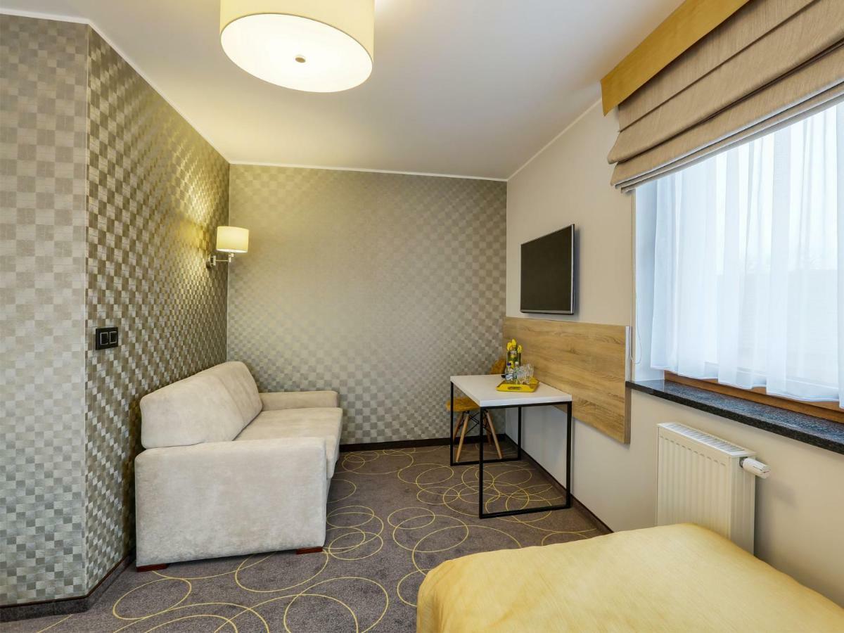 Hotel Antek Zlinice Ngoại thất bức ảnh