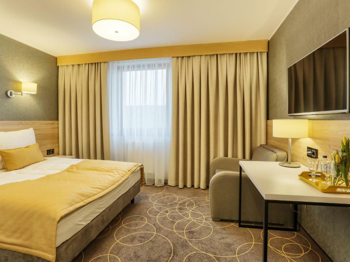 Hotel Antek Zlinice Ngoại thất bức ảnh