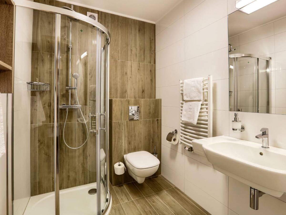 Hotel Antek Zlinice Ngoại thất bức ảnh