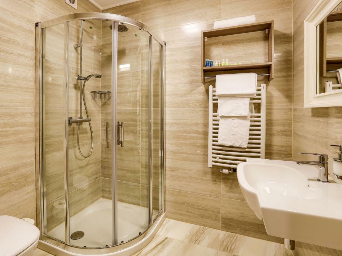 Hotel Antek Zlinice Ngoại thất bức ảnh